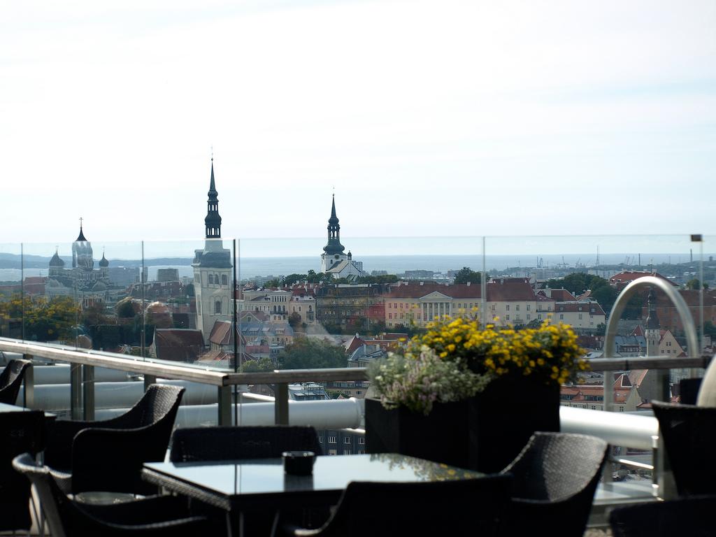 Cover image of this place Lounge 24