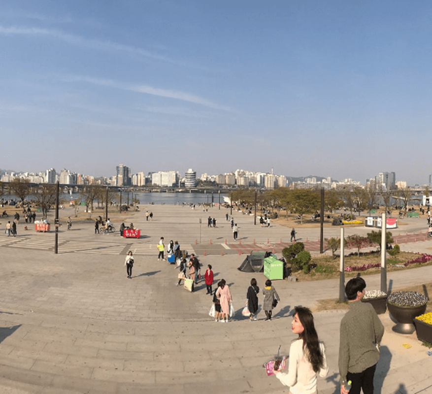 Cover image of this place Banpo Hangang Park (반포한강공원)