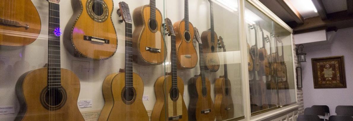 Cover image of this place Casa de la Guitarra