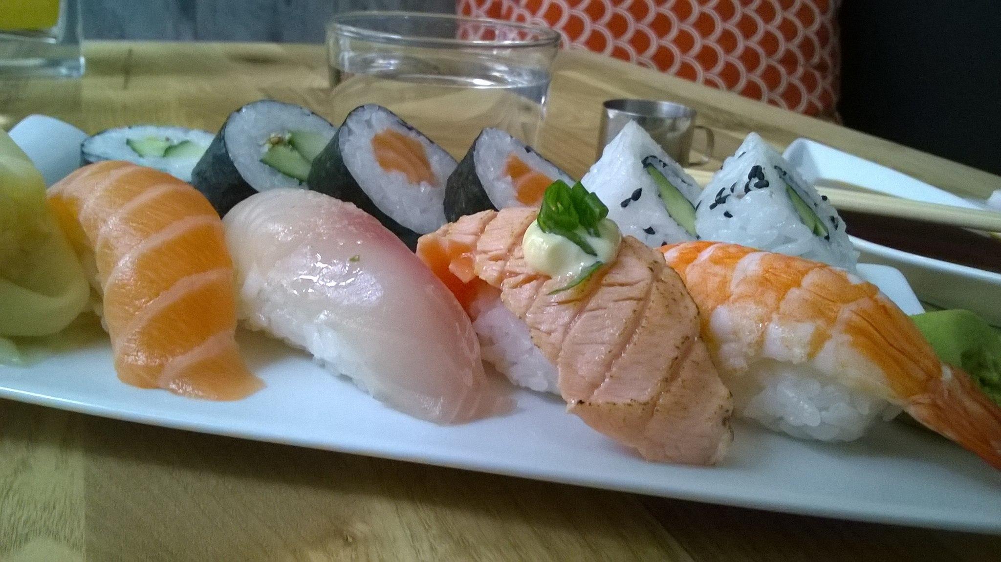 Cover image of this place Sushi Lounge