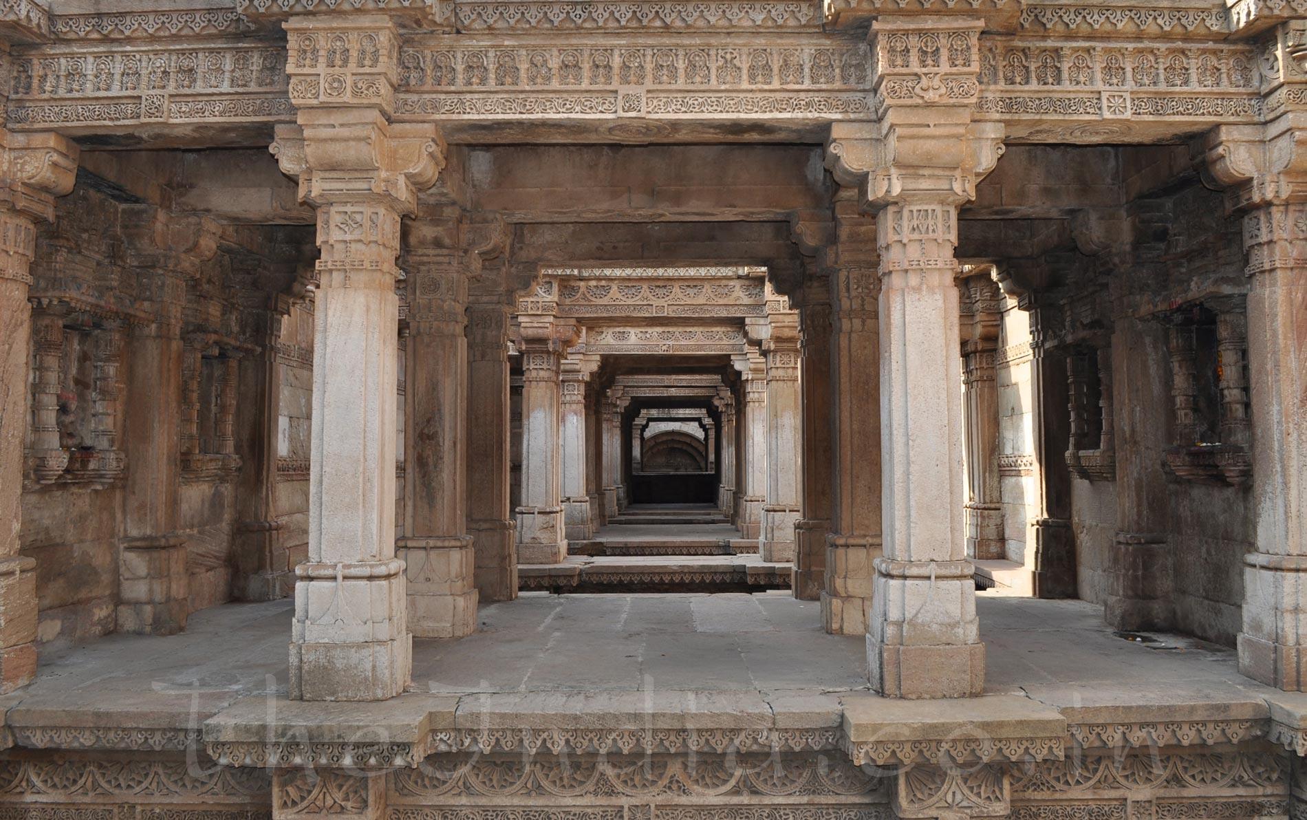 Cover image of this place Adalaj Step Well