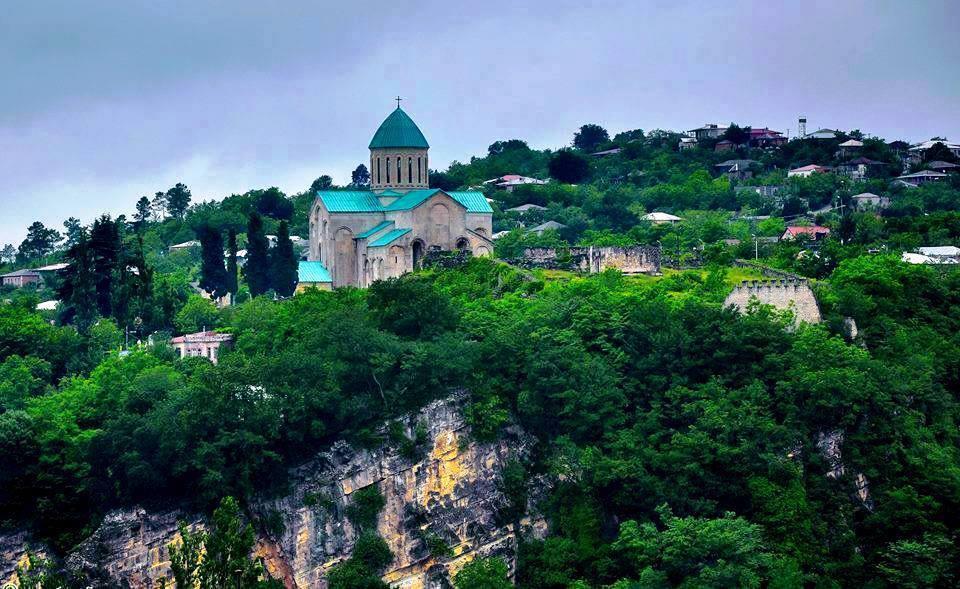 Cover image of this place ბაგრატის ტაძარი | Bagrati Cathedral