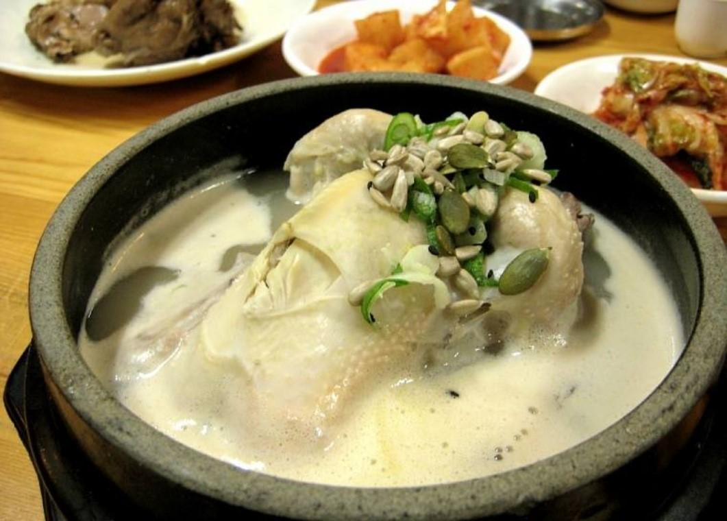 Cover image of this place 토속촌삼계탕 (Tosokchon Samgaetang)