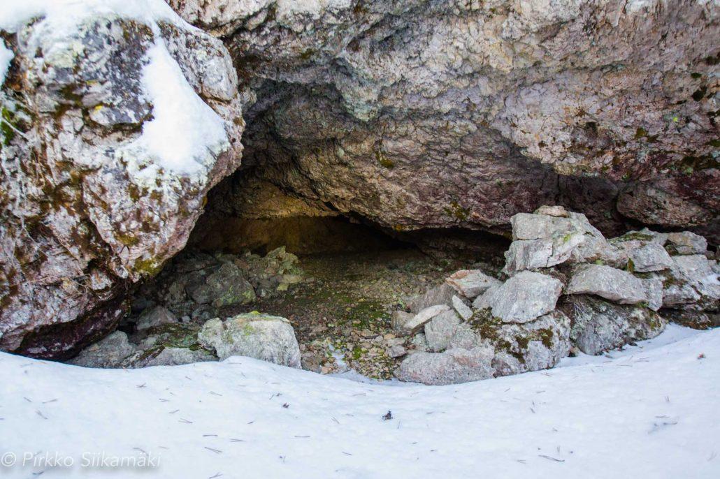 Cover image of this place Cave Pitkäluola