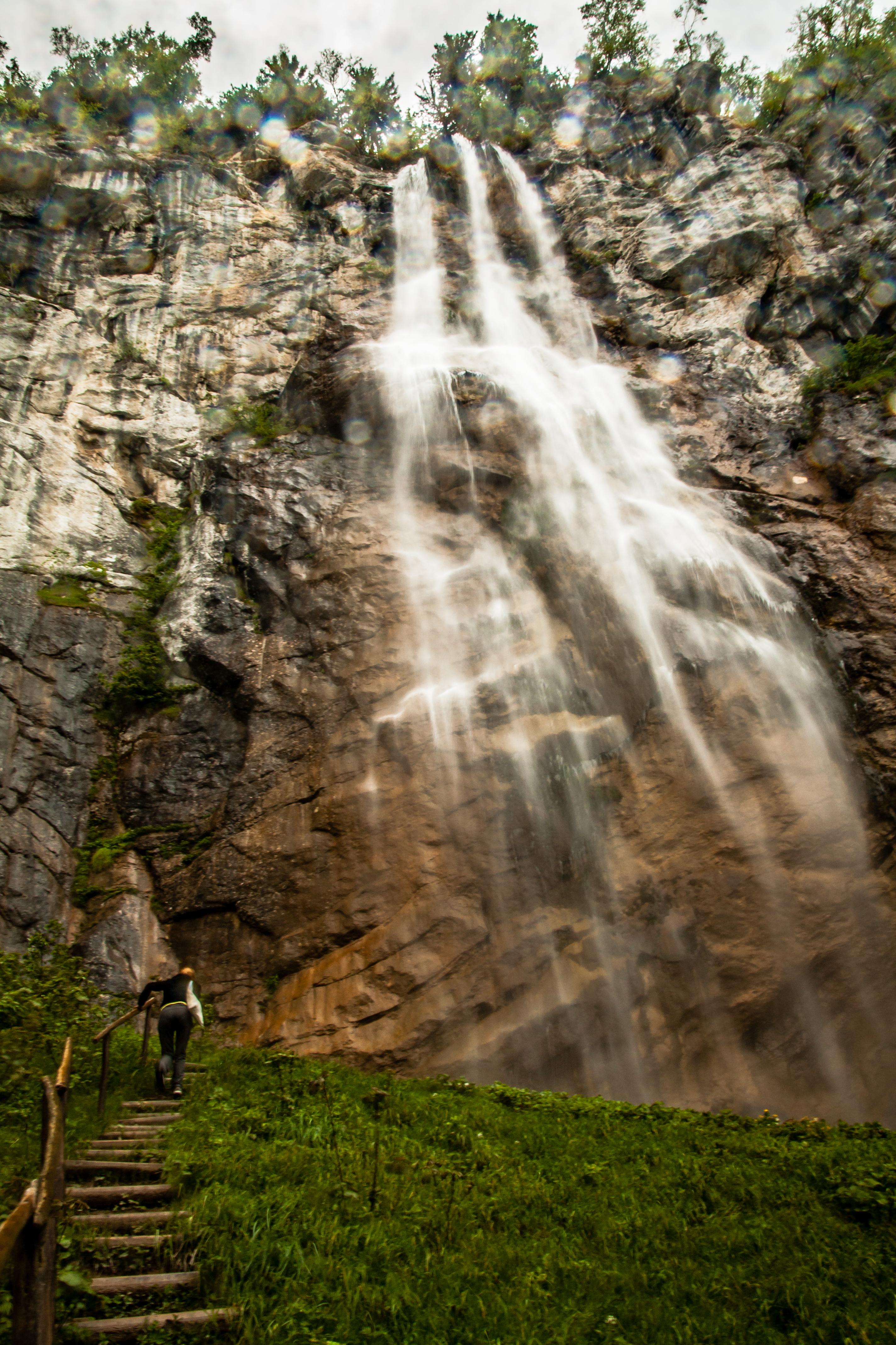 Cover image of this place Skakavac Waterfall