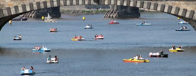 Cover image of this place Paddle boats on the Vltava river