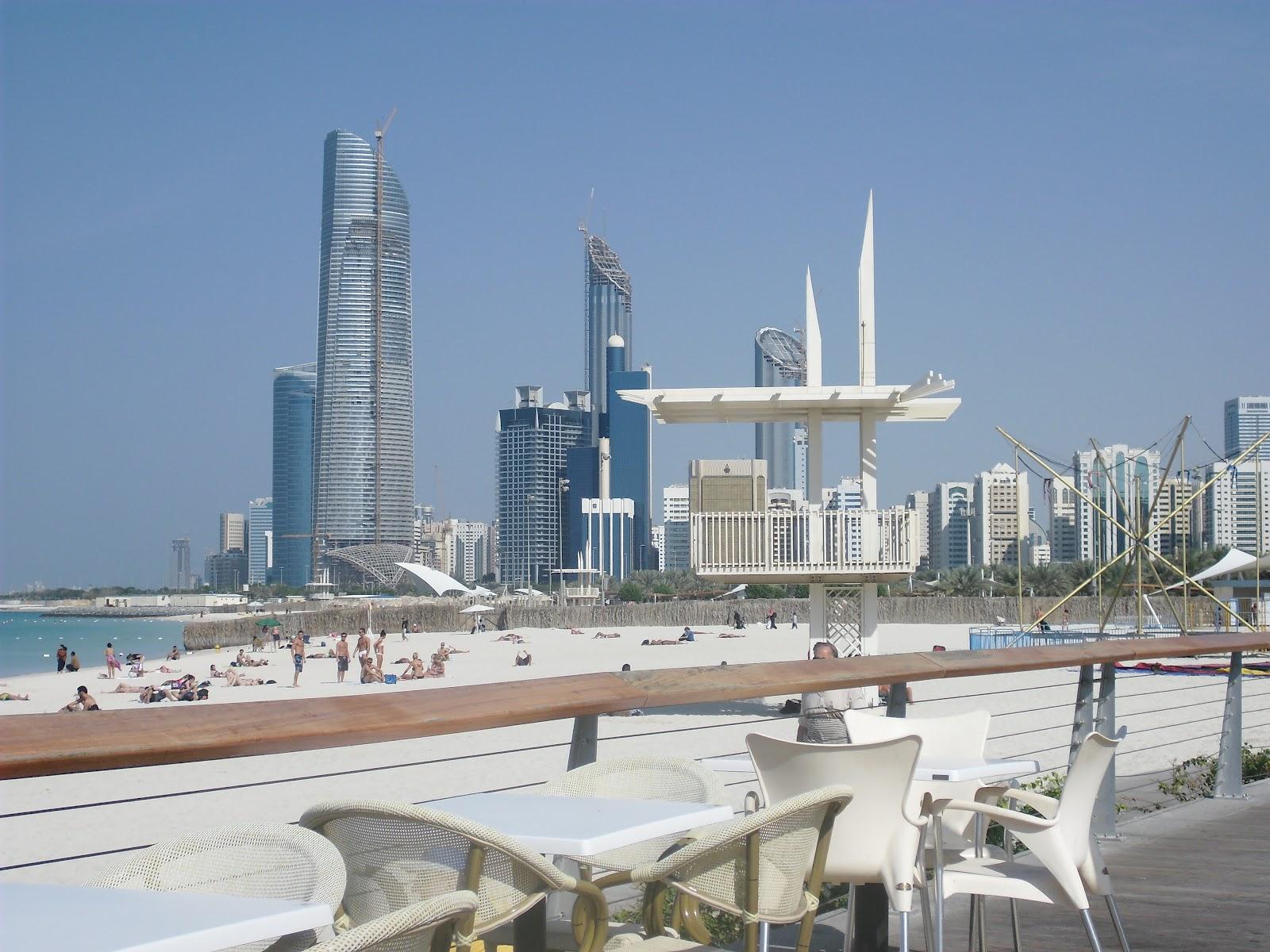 Cover image of this place Abu Dhabi Corniche Public Beach