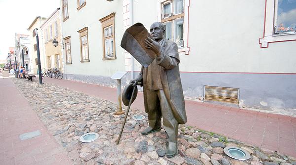 Cover image of this place Statue of J.V. Jannsen