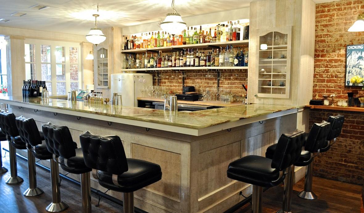 Cover image of this place Rose's Luxury