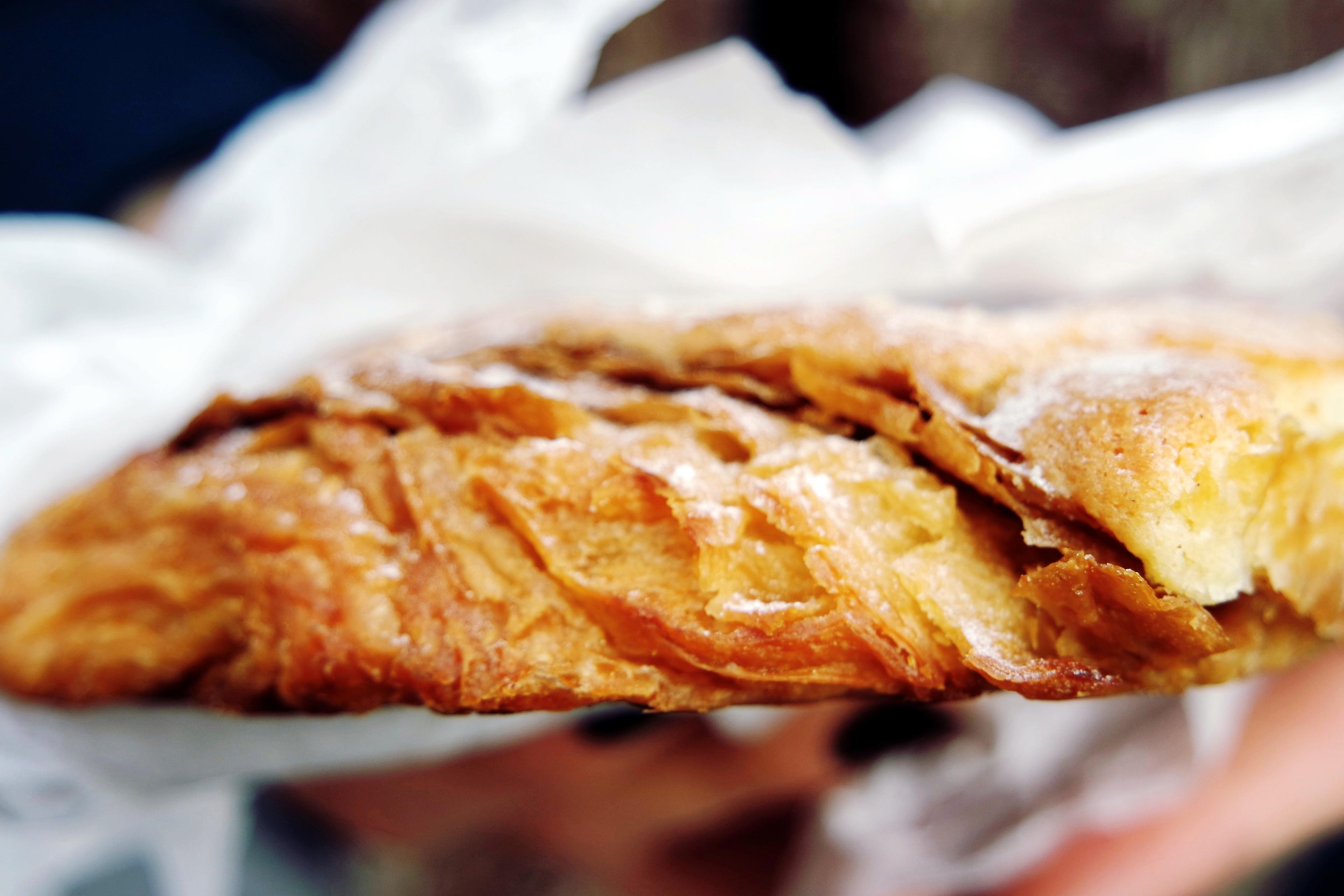 Cover image of this place Gourmandises d'Eiffel