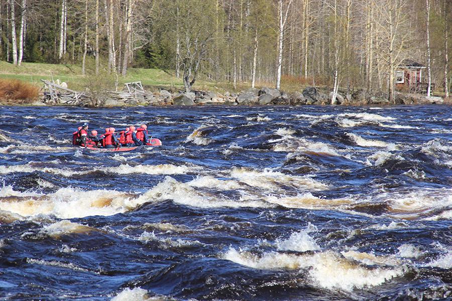 Cover image of this place Rafting in Tornio River