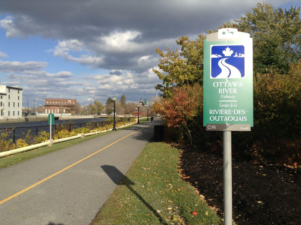 Cover image of this place Ottawa River Pathway (West End)