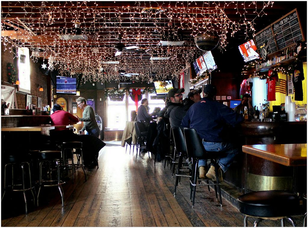 Cover image of this place Lottie's Pub