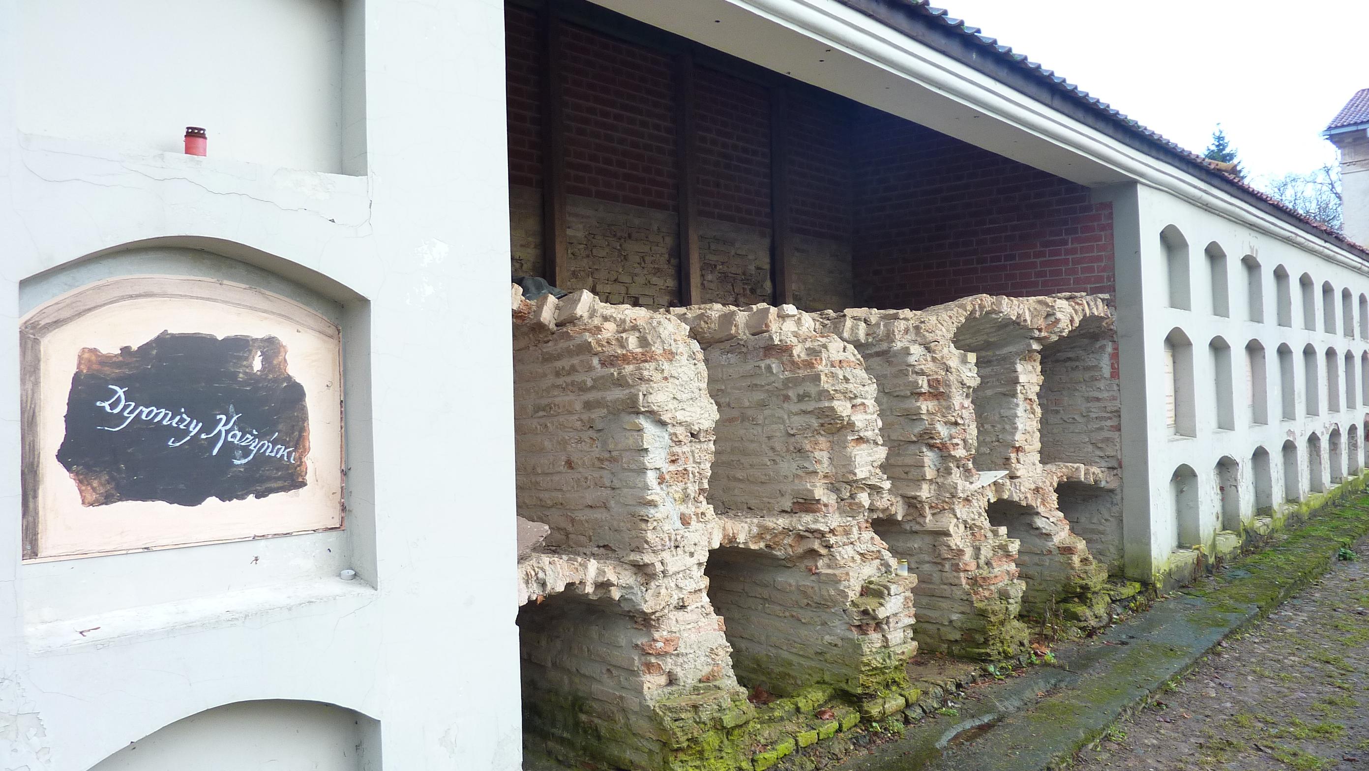 Cover image of this place Bernardine Cemetery