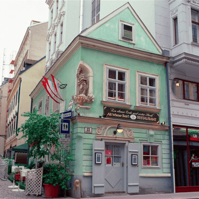 Cover image of this place Zu Ebener Erde und im Ersten Stock