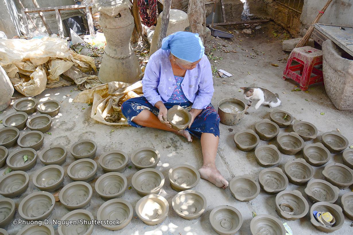 Cover image of this place Chợ Bát Tràng (Bat Trang Market)