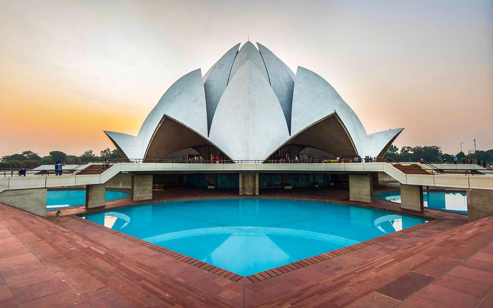 Picture of a tourist tour Old and New Delhi Sightseeing Tour