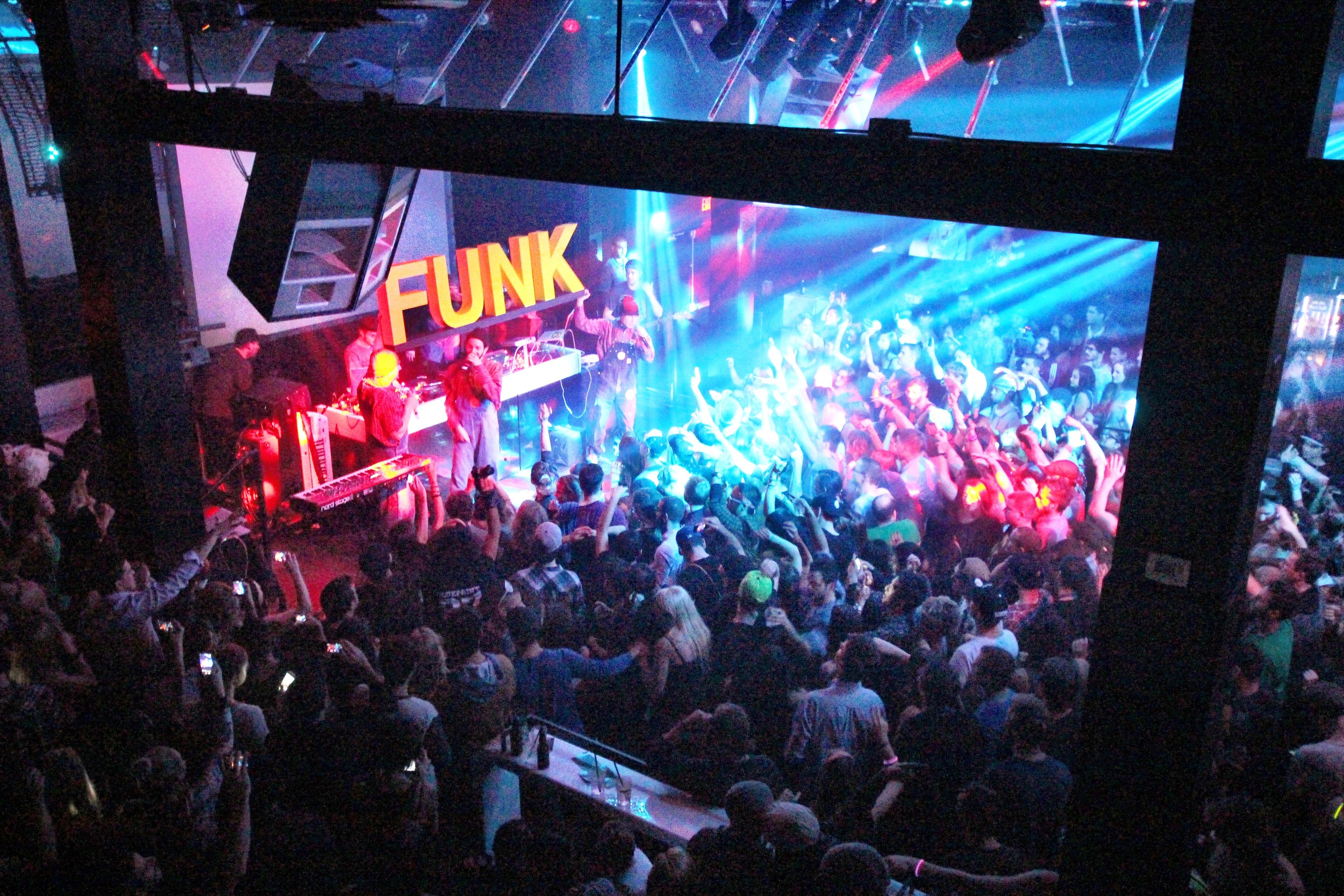 Cover image of this place Celebrities Nightclub
