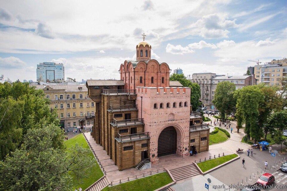 Cover image of this place Золоті ворота / The Golden Gates (Золоті ворота)