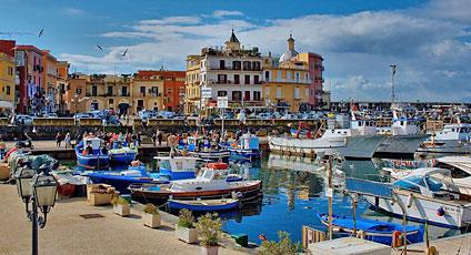 Cover image of this place Porto di Pozzuoli
