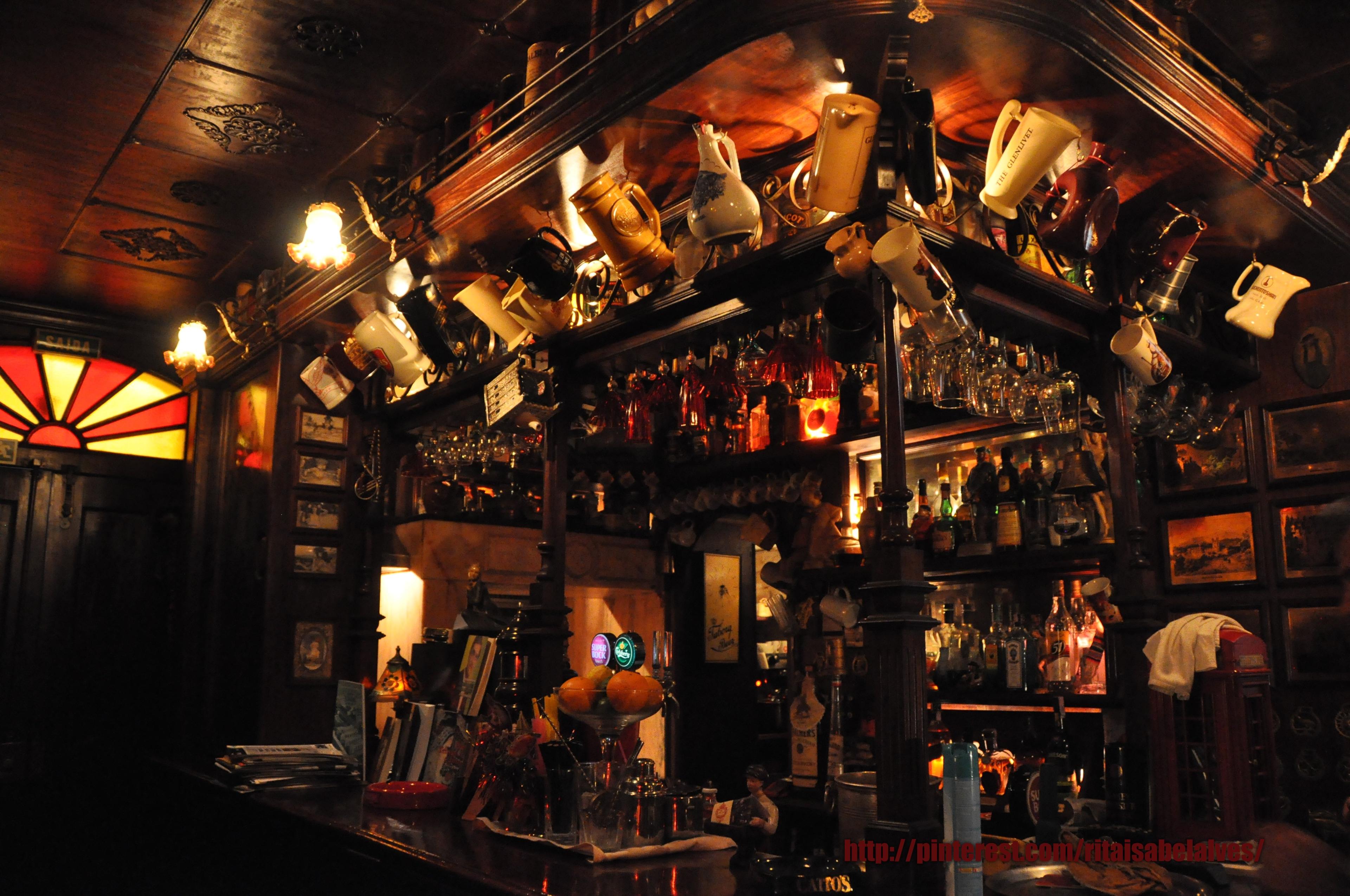 Cover image of this place Old Vic Bar