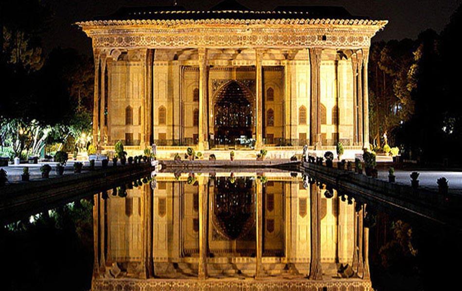 Cover image of this place Chehel Sotoun Palace
