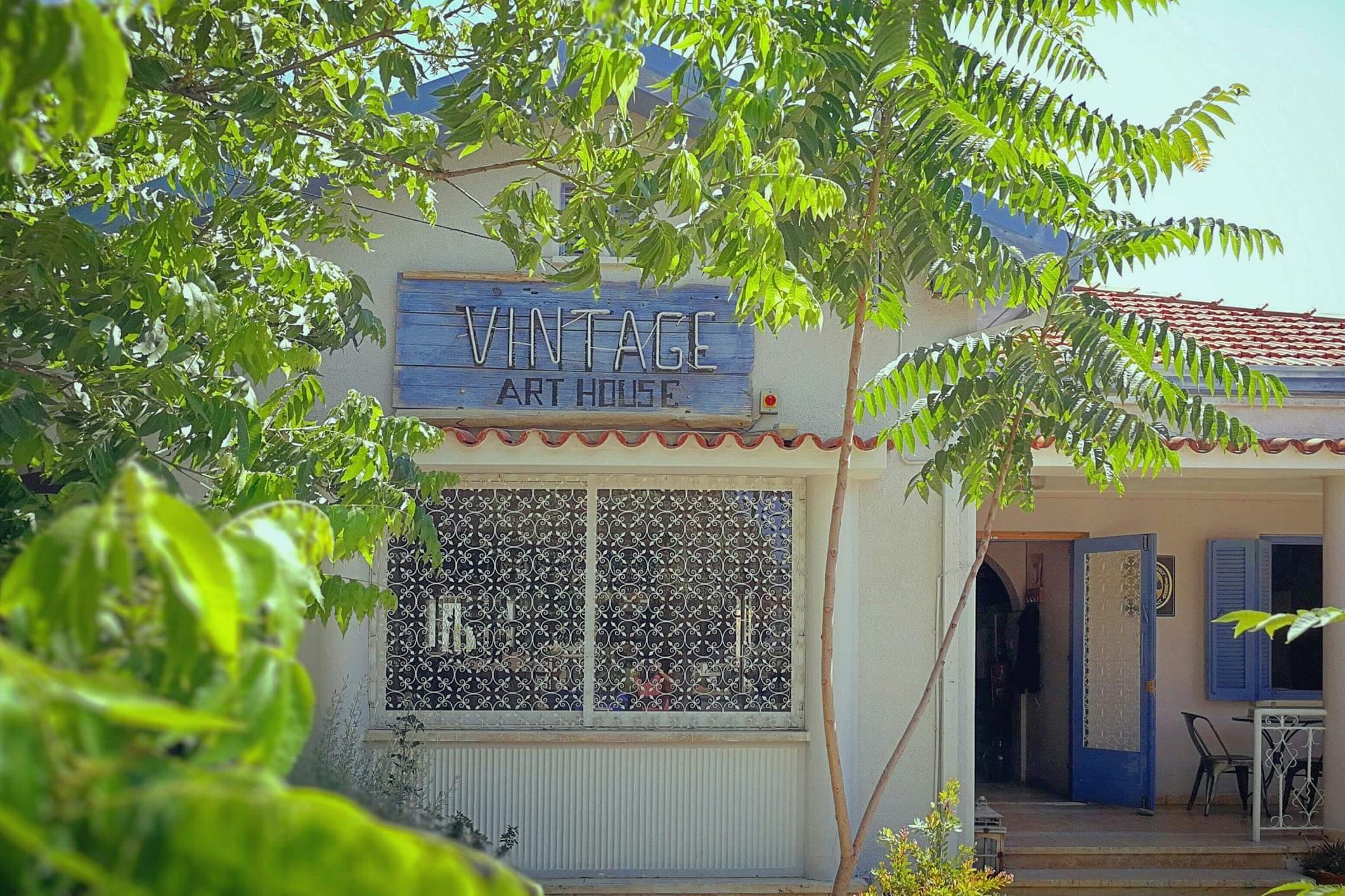Cover image of this place Vintage Art Cafe
