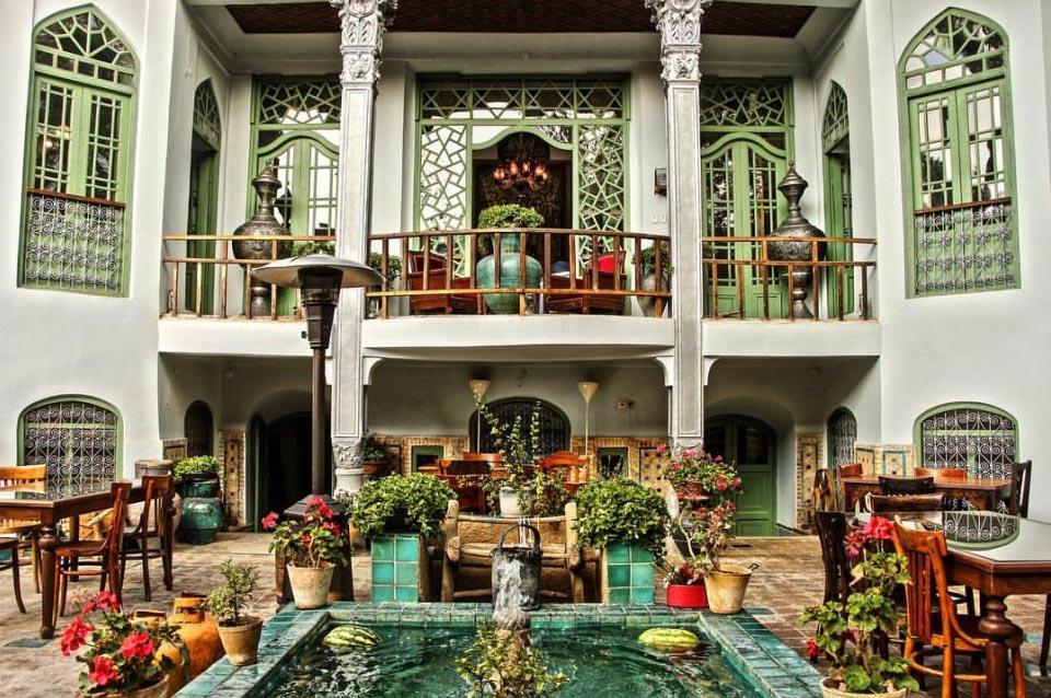 Cover image of this place Emarat-e Namakdan Cafe