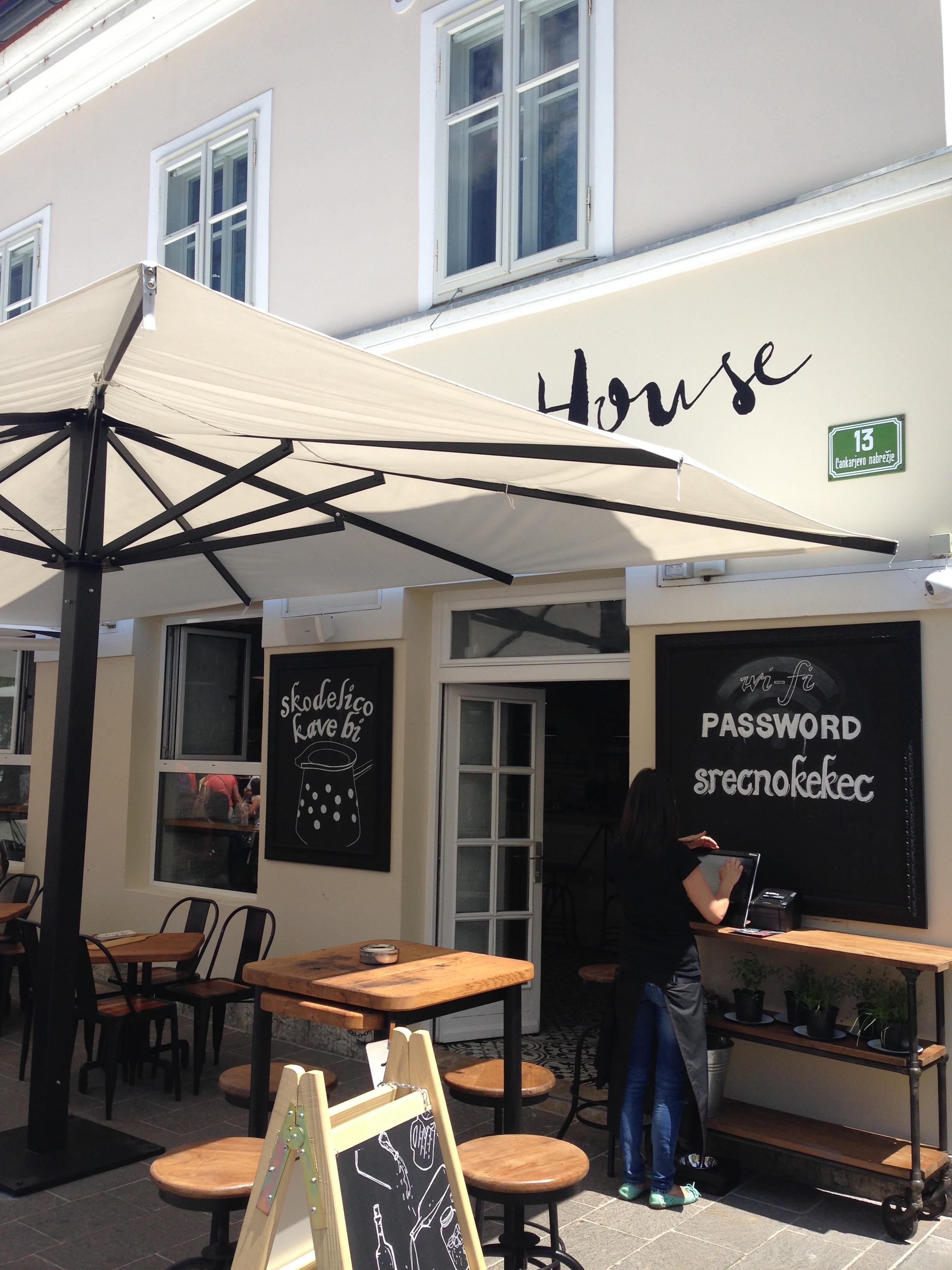 Cover image of this place Slovenska hiša