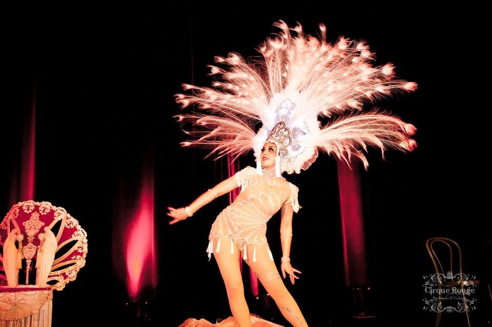 Cover image of this place cirque rouge