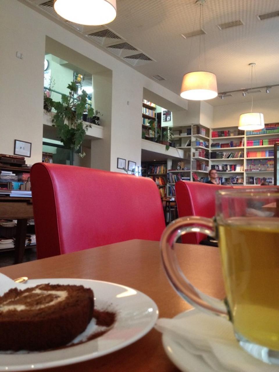 Cover image of this place Literaturuli | ლიტერატურული