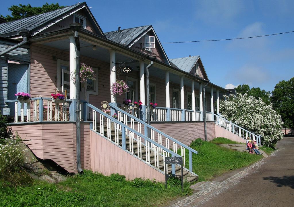 Cover image of this place Cafe Vanille