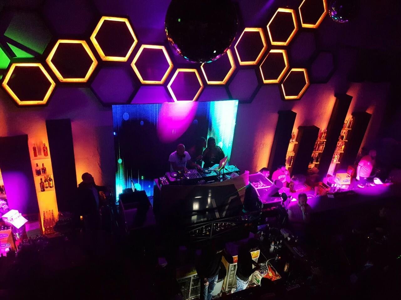 Cover image of this place Night Club AVENUE