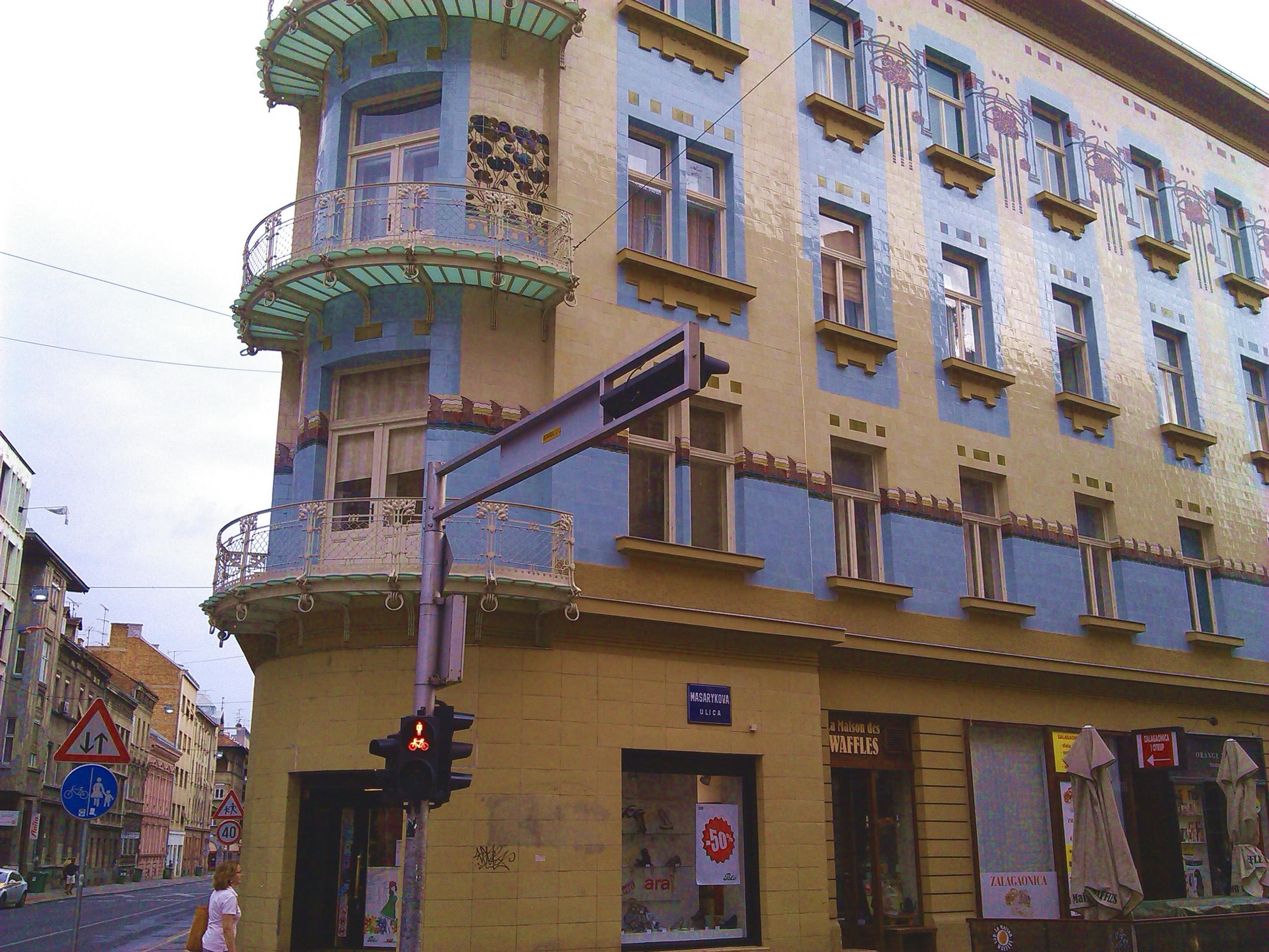 Cover image of this place Kallina House