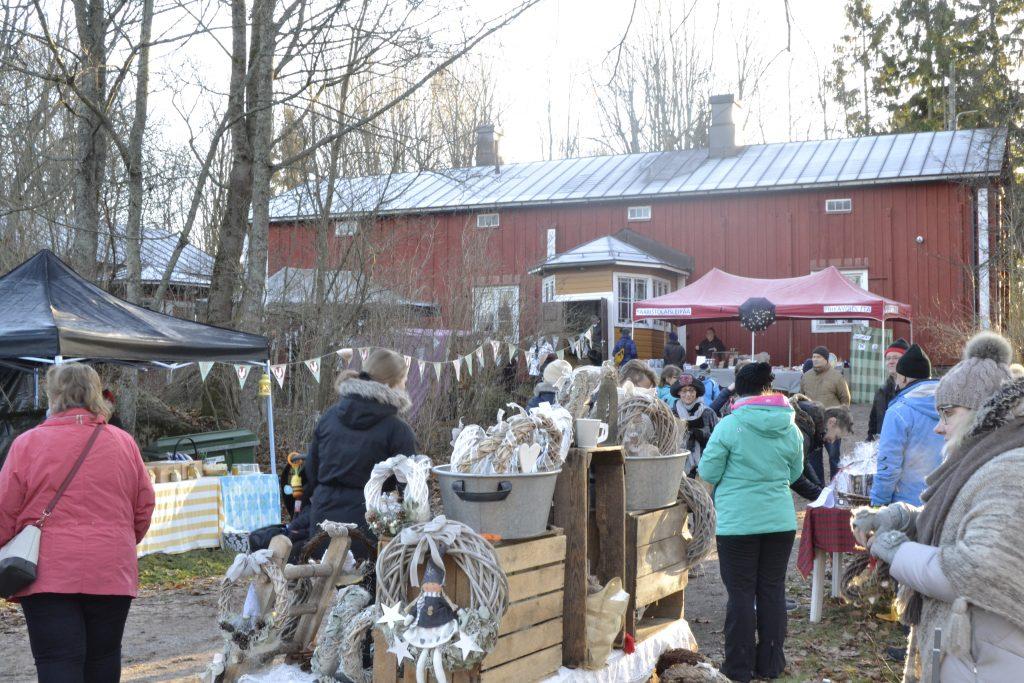 Cover image of this place Övre Nybackan Kartano