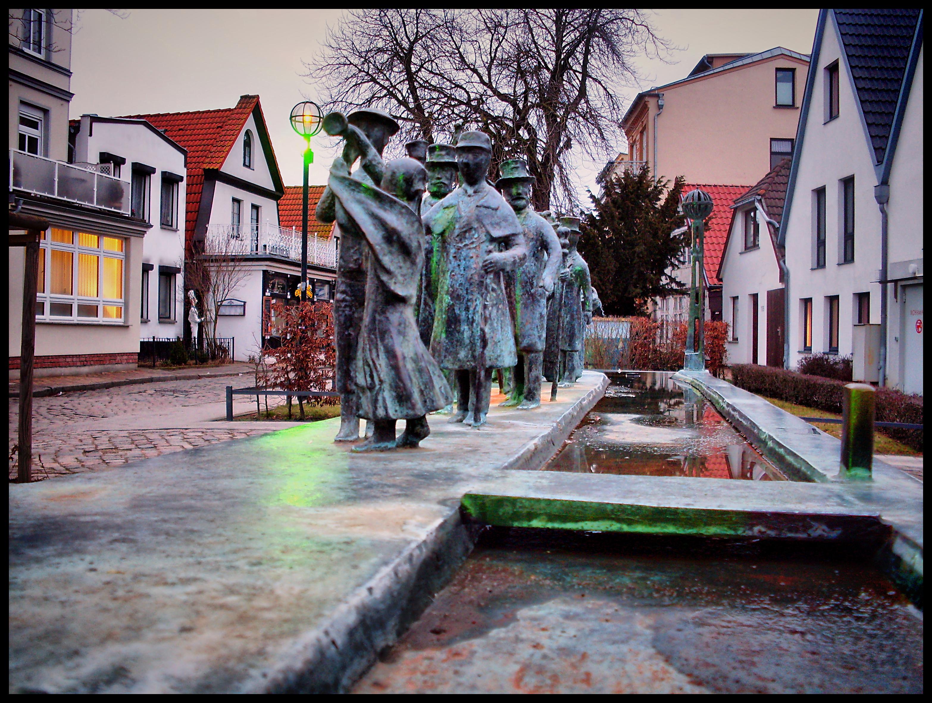 Cover image of this place Warnemünder Markt