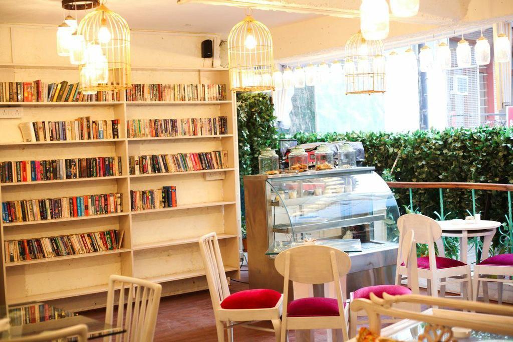 Cover image of this place Ivy & Bean