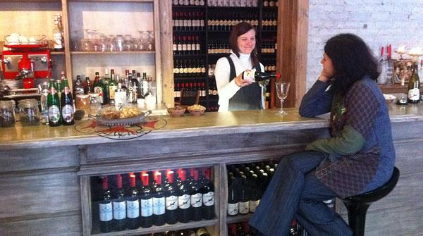 Cover image of this place Winiveria Vinoteca