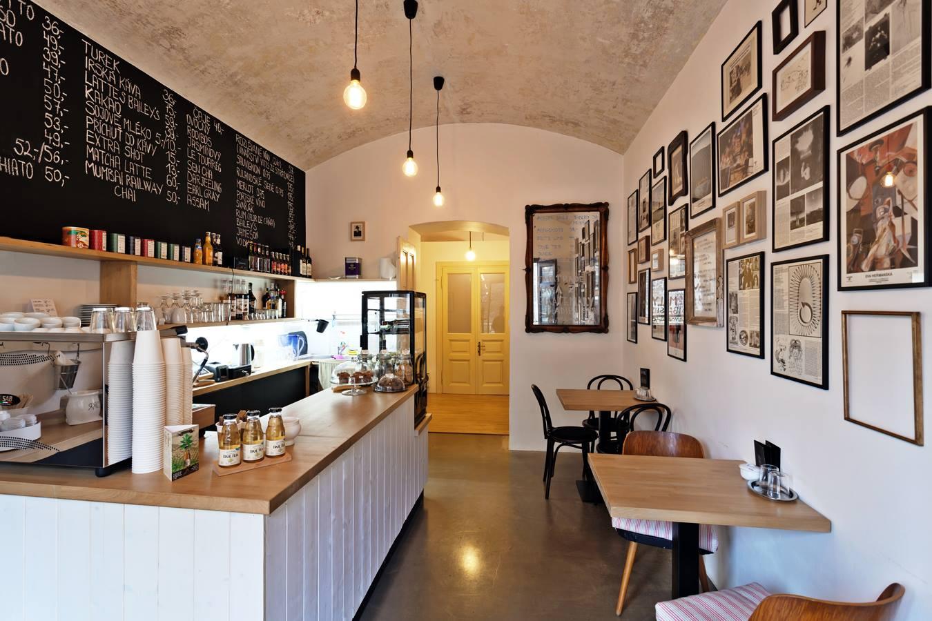 Cover image of this place Coffee Break & Cake
