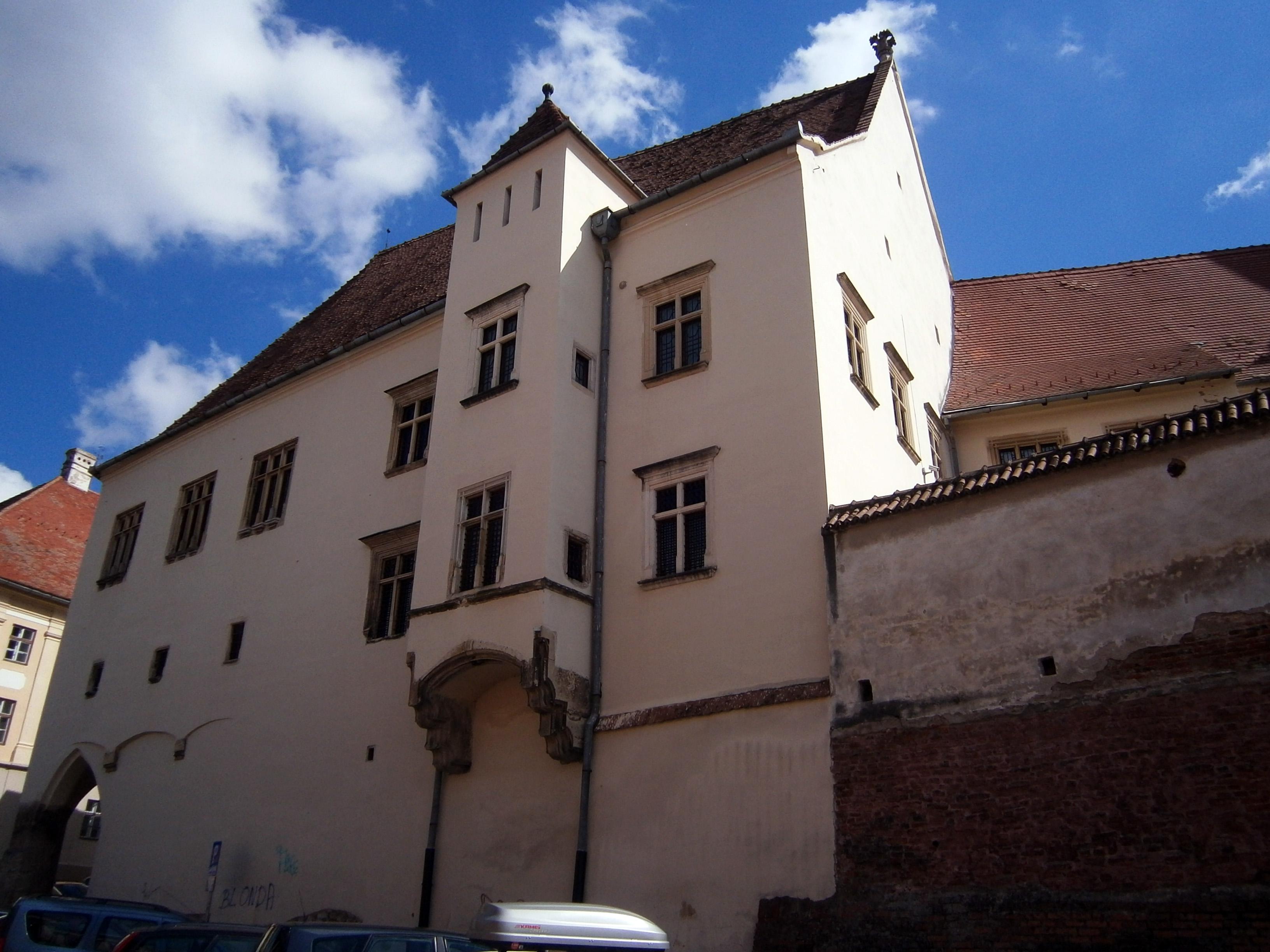 Cover image of this place Muzeul de Istorie "Casa Altemberger"