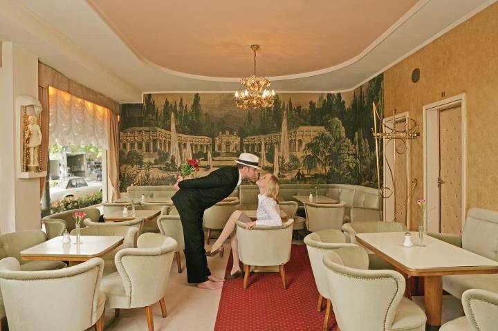 Cover image of this place Café Jasmin