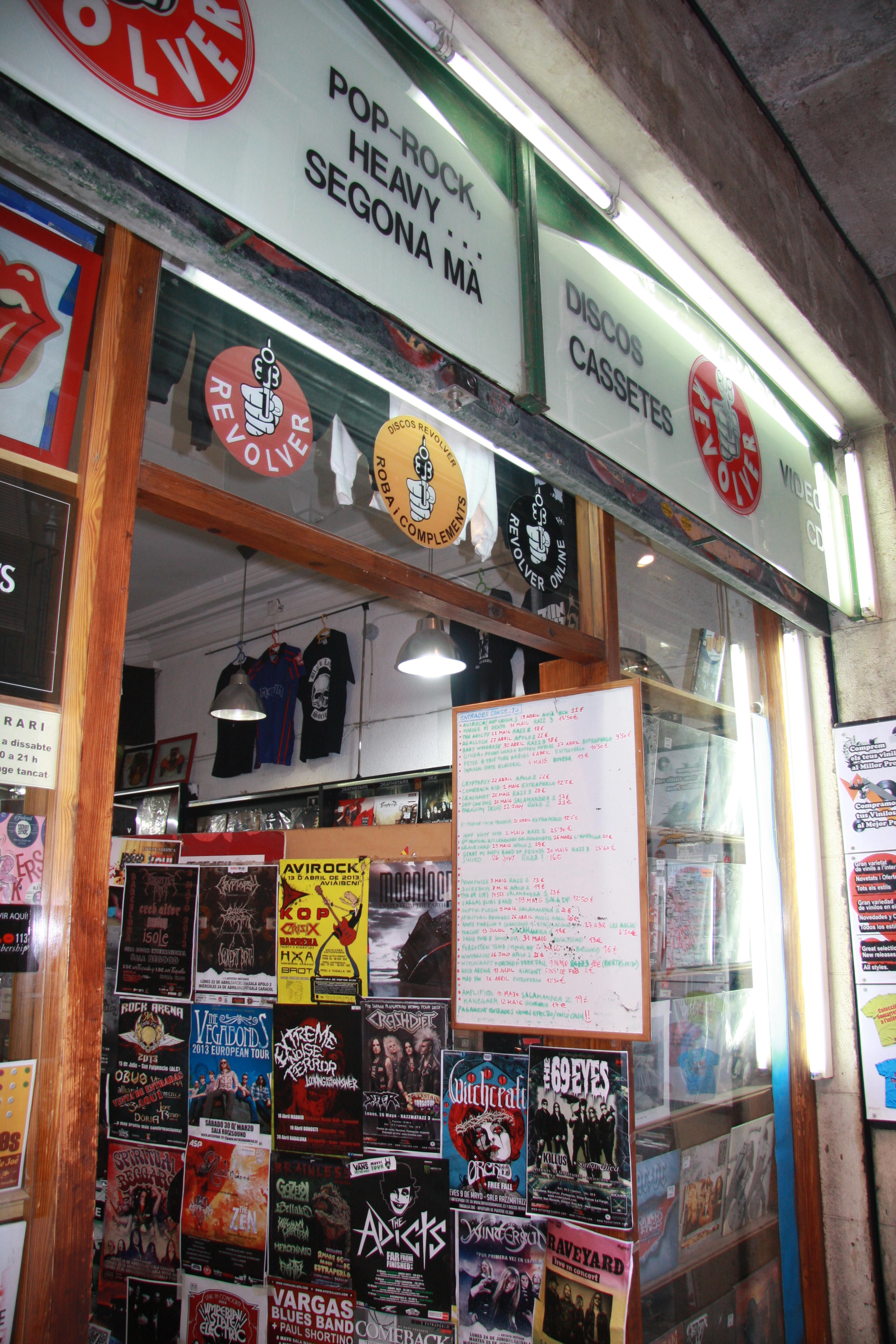 Cover image of this place Discos Revolver