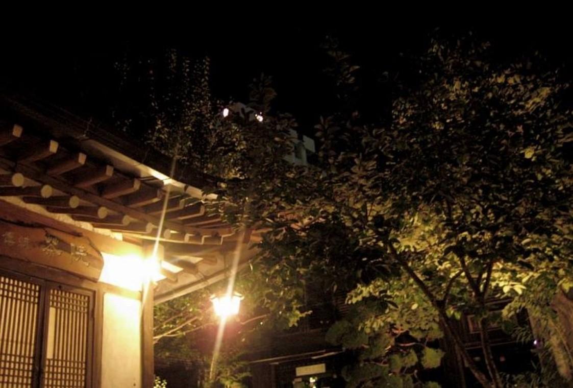 Cover image of this place Kyungin Museum Tea Cafe (경인미술관 전통다원)