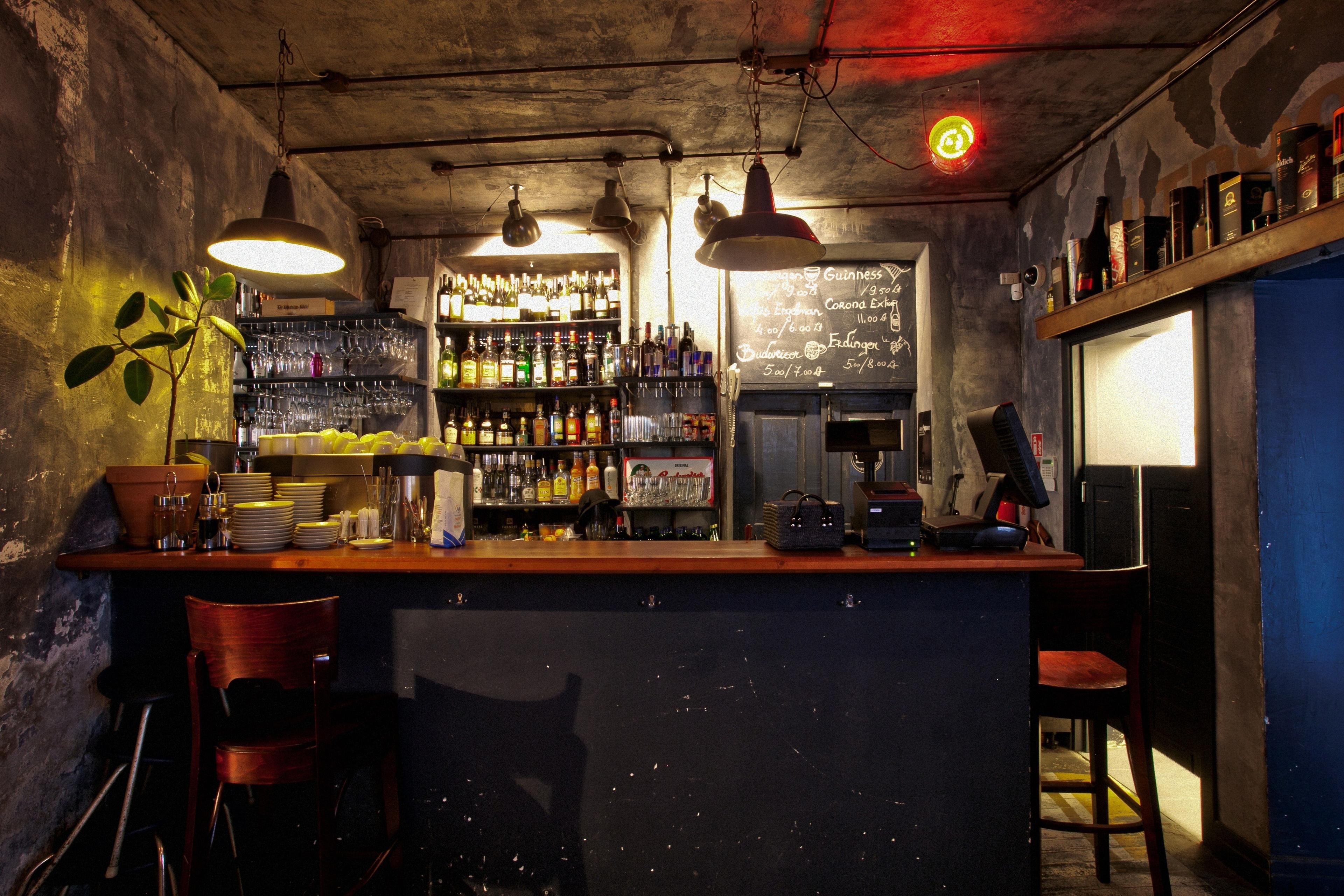 Cover image of this place Yzy bar