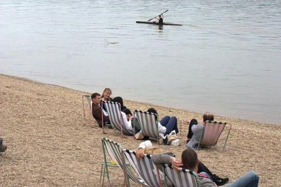 A picture of a similar place. The name of this similar place is Római part / Római Shore