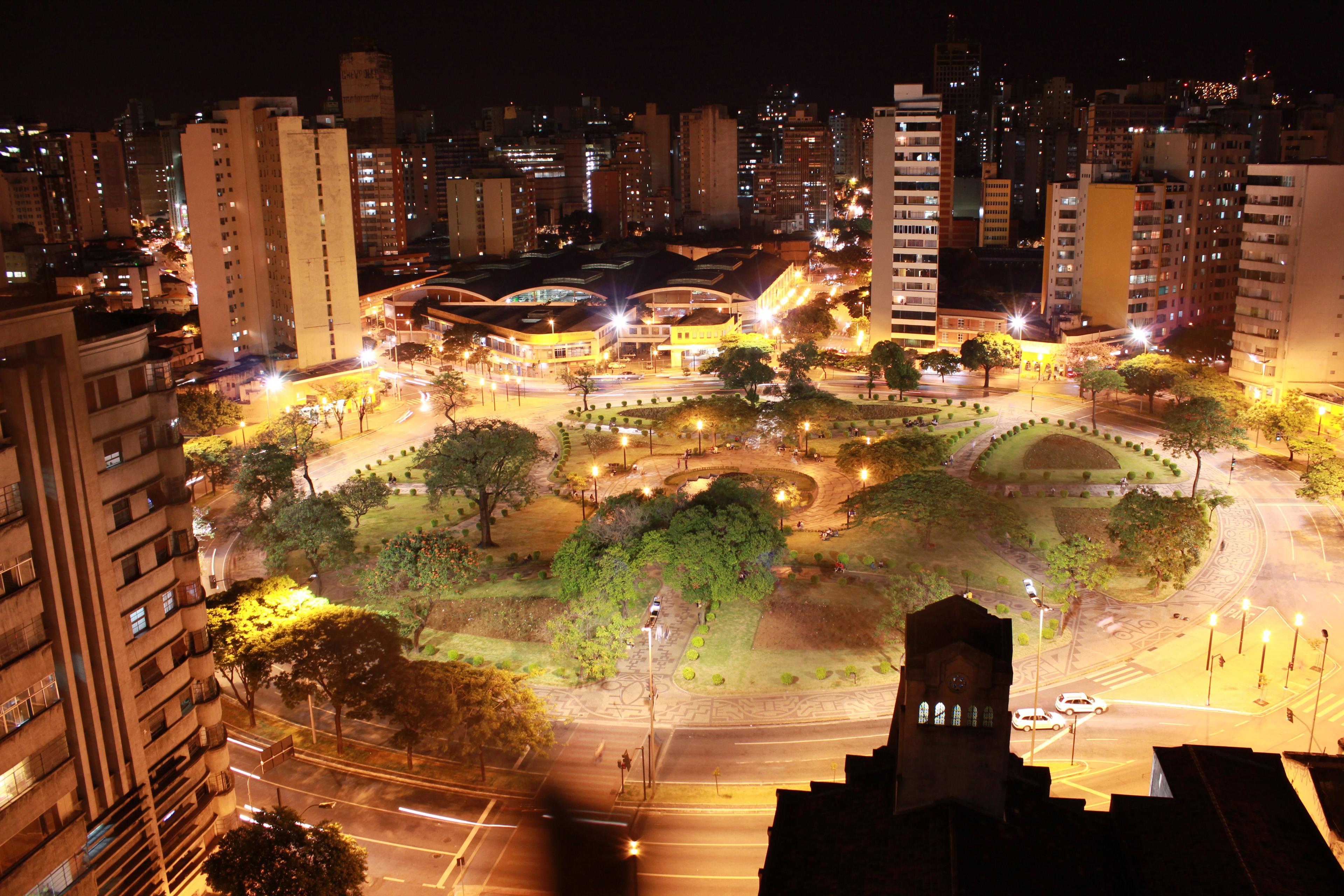 Cover image of this place Raul Soares Square