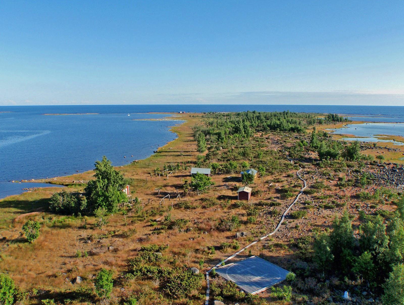 Cover image of this place Island Selkä-Sarvi's Fishing Base Camps