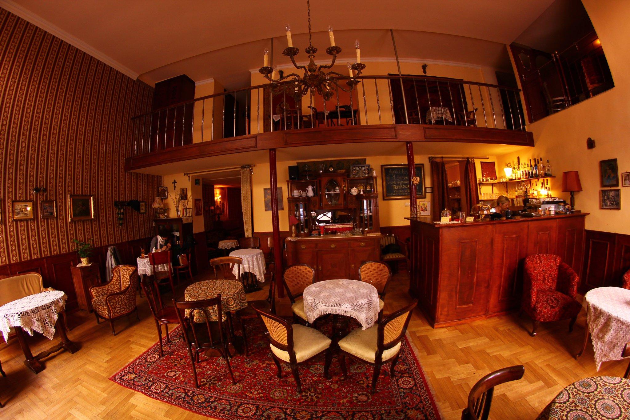 Cover image of this place Café Zsivágó