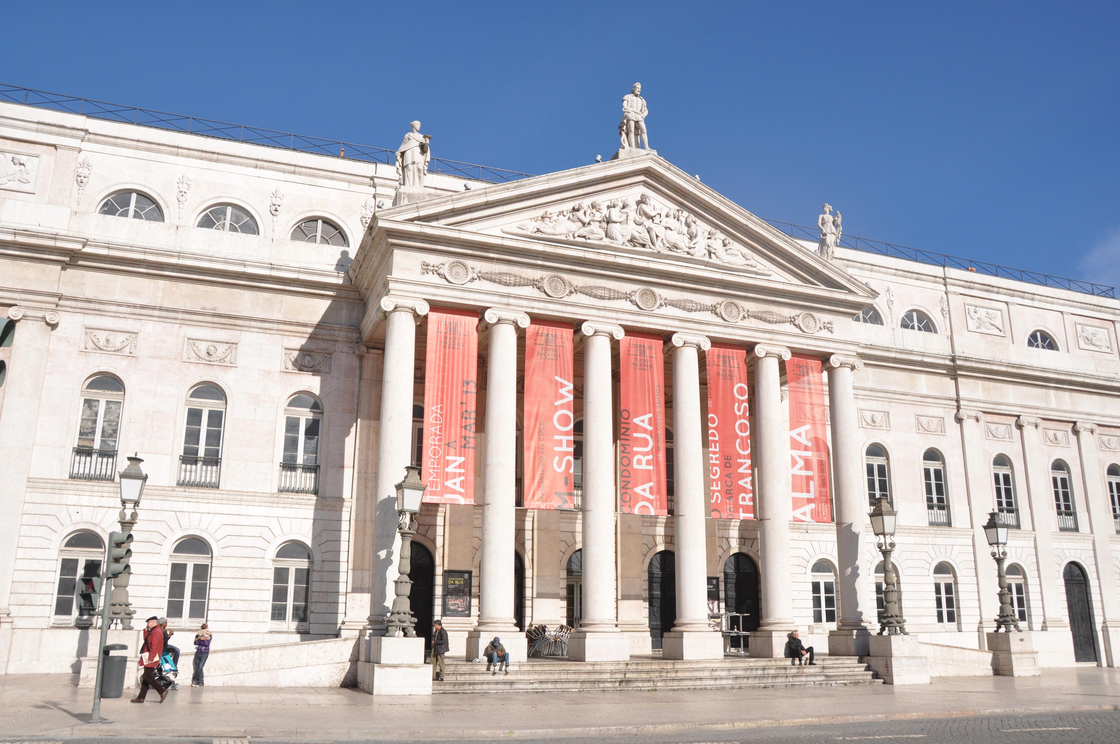 Cover image of this place Teatro Nacional D. Maria II