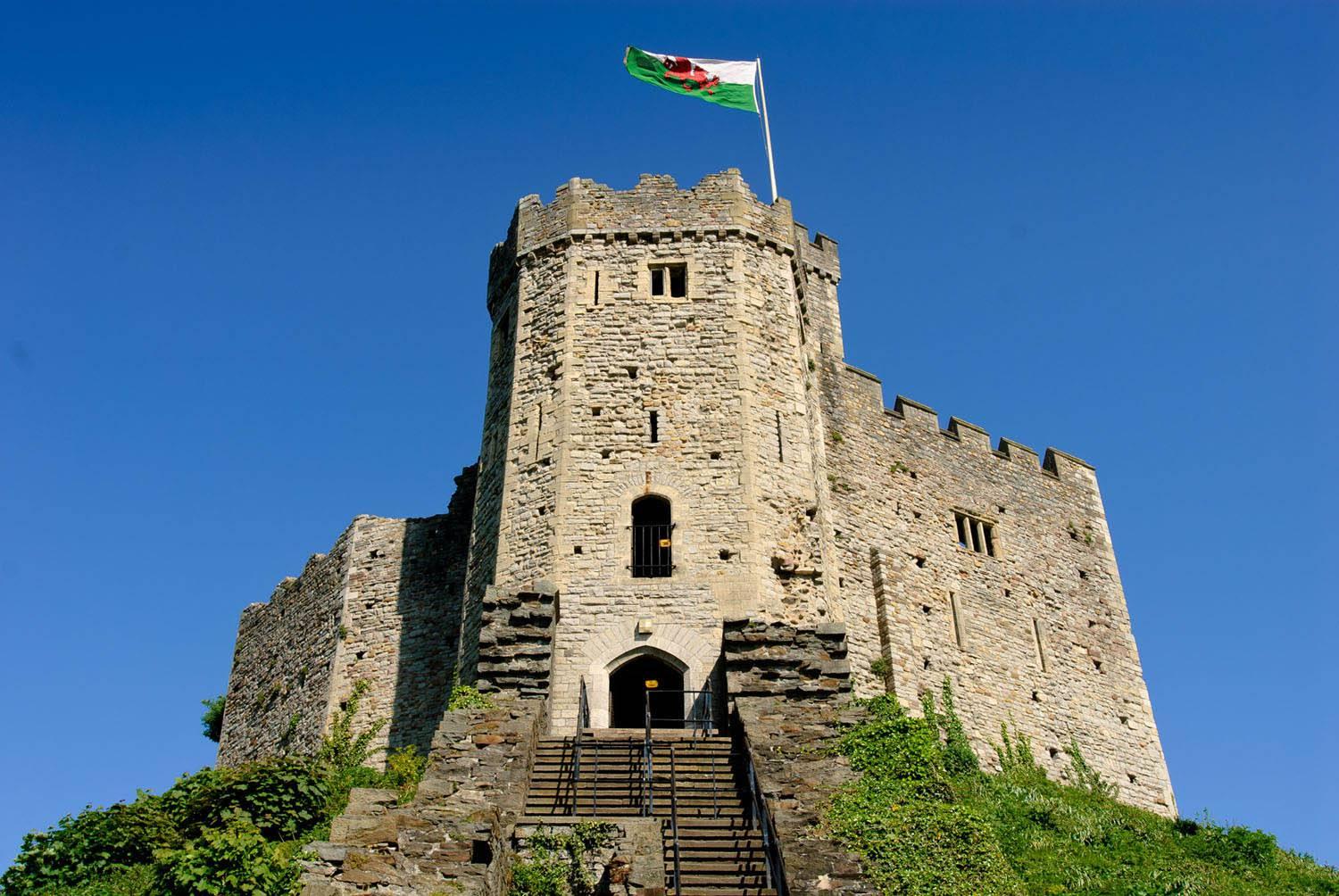 Cover image of this place Cardiff Castle / Castell Caerdydd